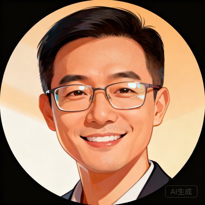 500足球比分网创始人张伟的圆形头像，戴眼镜微笑
